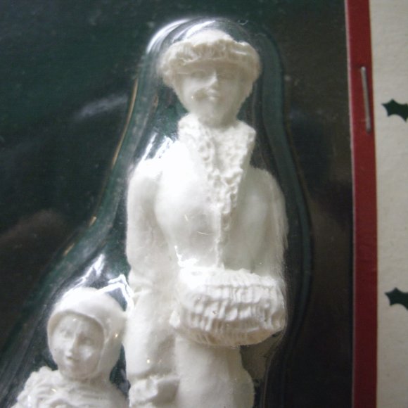 Village Accents Resin Victorian  Figures for Painting - Picture 13 of 16